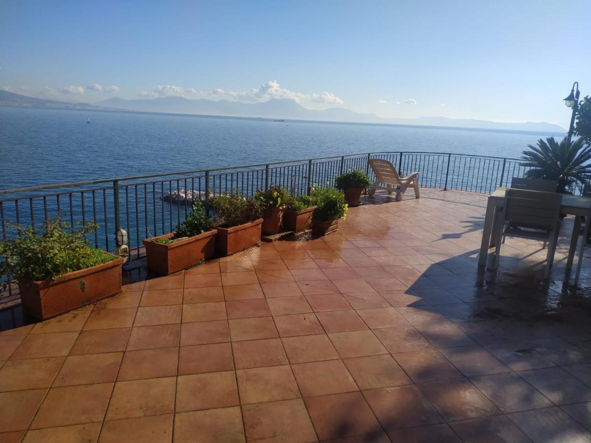 Apartamento Napoli Sospesi Tra Cielo E Mare Exterior foto